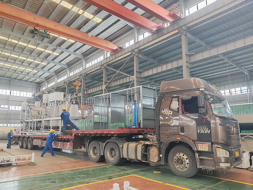 華泰集團(tuán)設(shè)計(jì)制造的3TPD魚(yú)油精煉項(xiàng)目發(fā)往大連